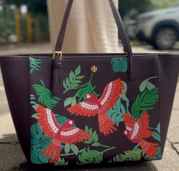 How to Rinse Custom-Painted Tote Bags Safely