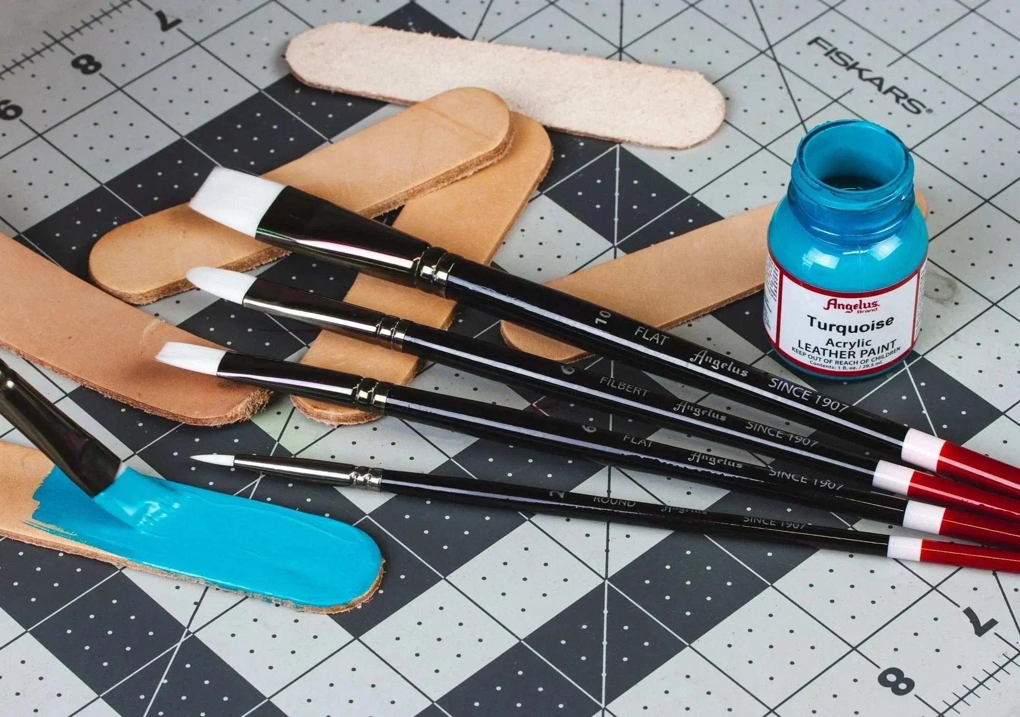 Acrylic paint on brushes, how to clean acrylic paint brushes.