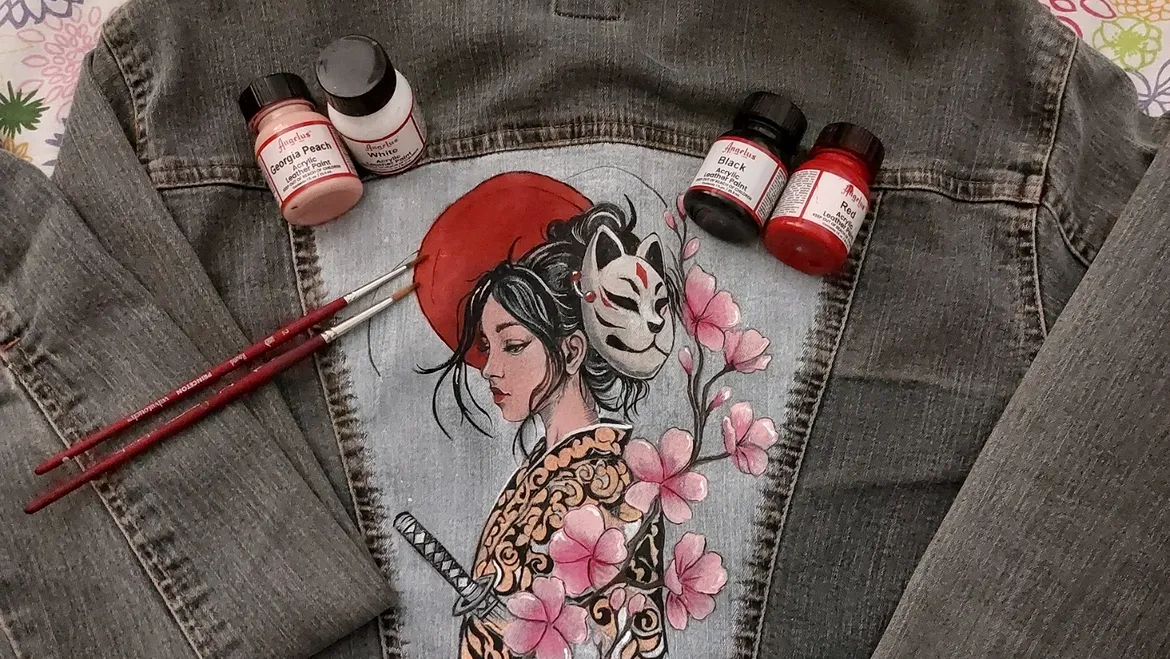 How to Paint a Denim Jacket in 5 Steps