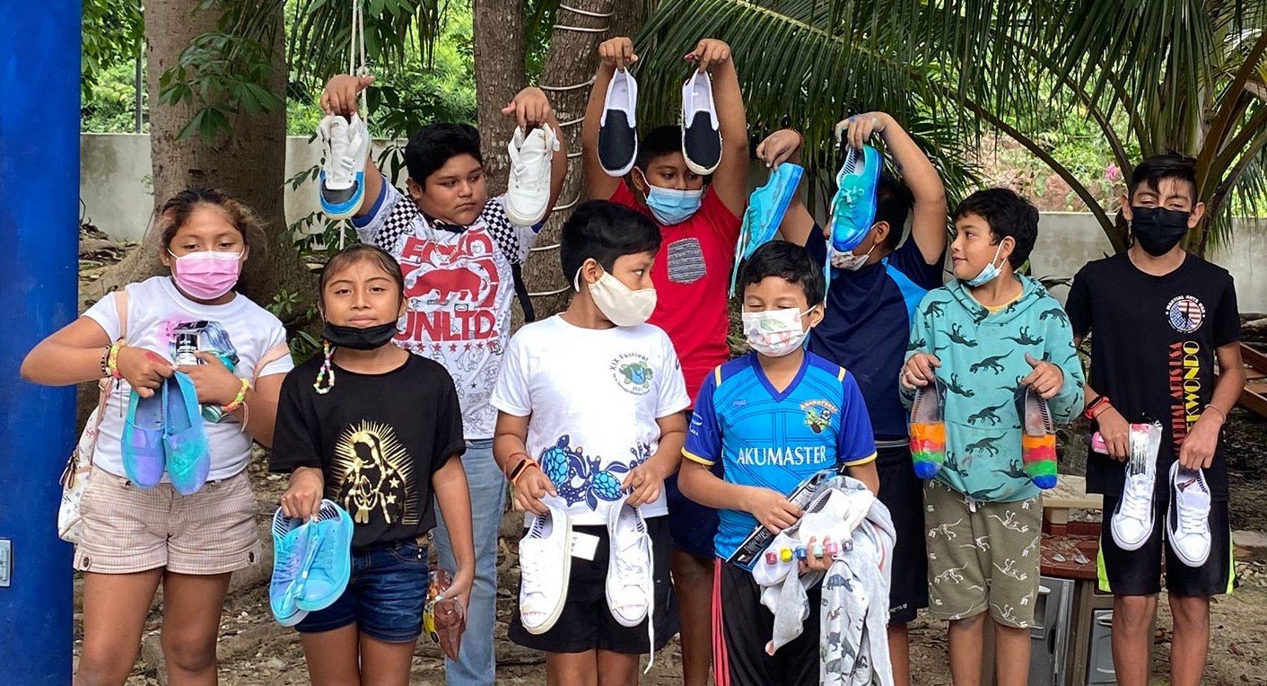 Akumal Arts Festival Shoe Painting Workshop - Angelus Direct