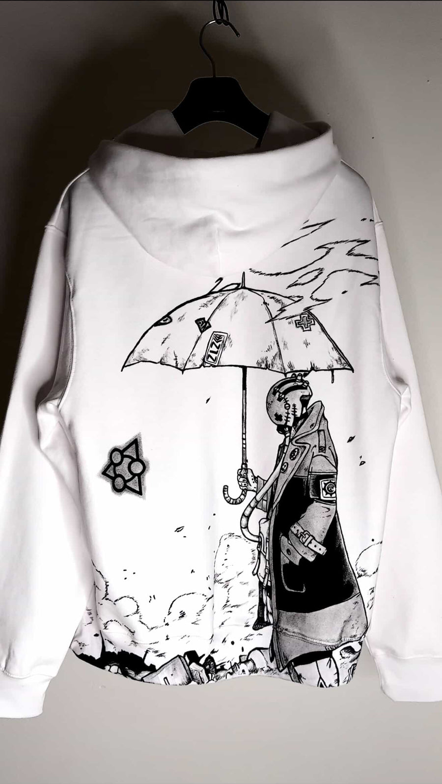 How to Wash a Painted Hoodie Without Damage