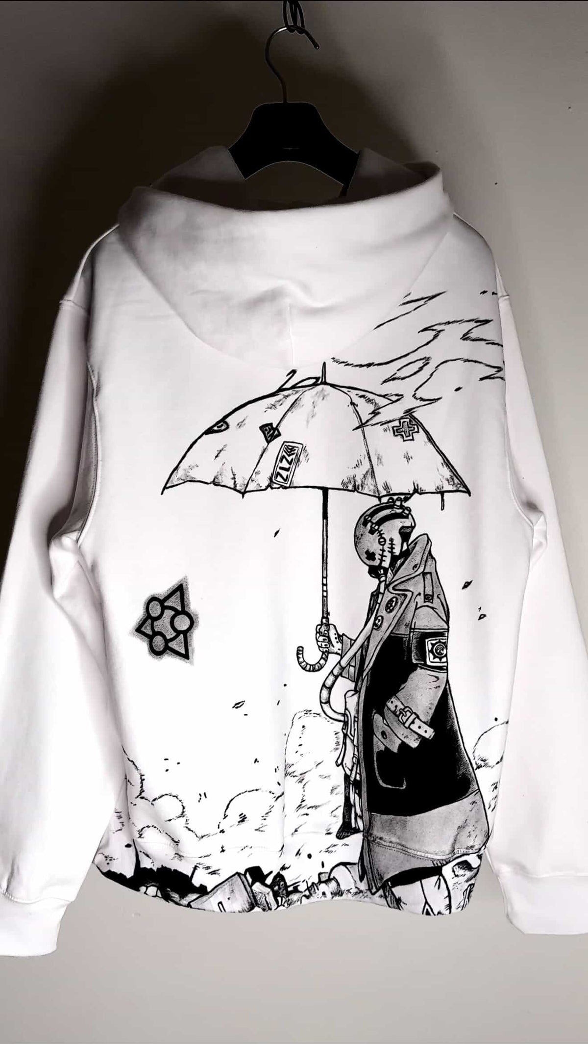How to Wash a Painted Hoodie Without Damage