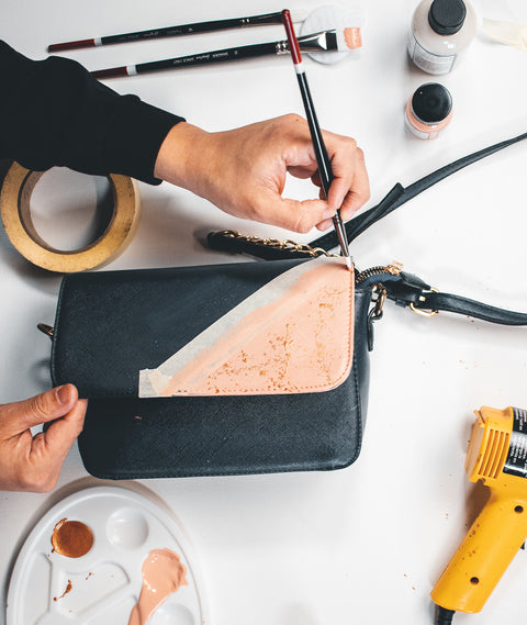 Hand painting a leather purse with Angelus Paints and Angelus Brushes