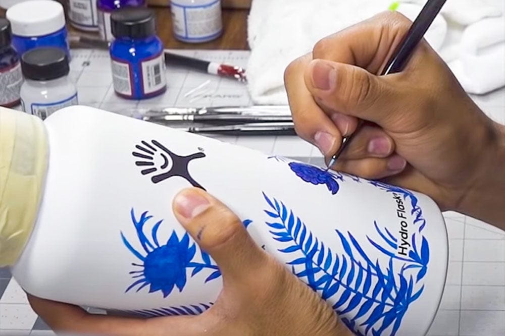 painting a hydroflask waterbottle