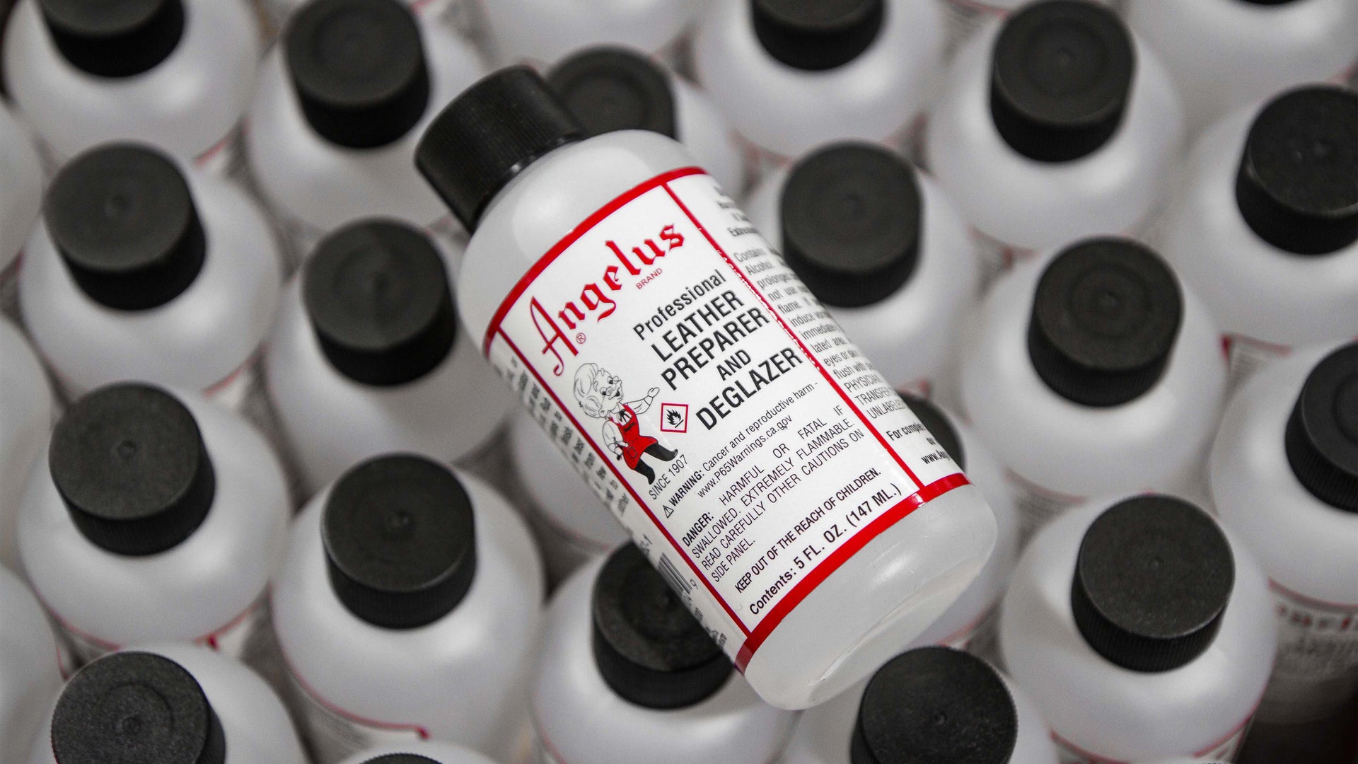 Angelus Capezio Tan Paint Leather Paint · Angelus Direct